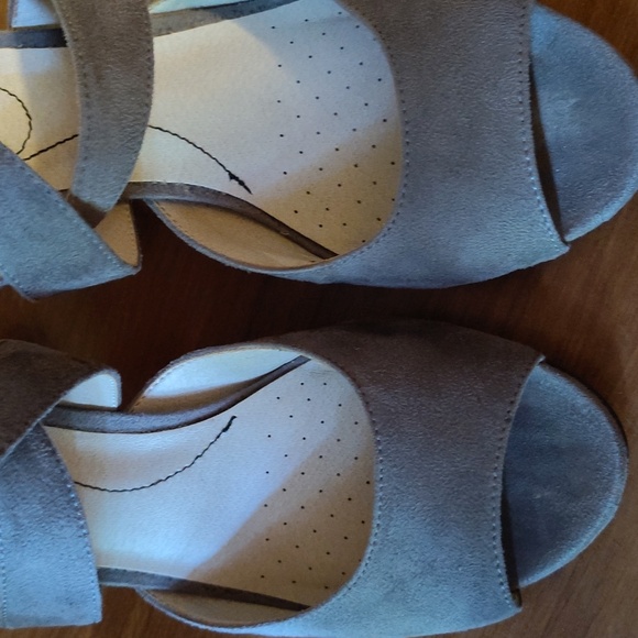 Strappy Peep Toe Heeled Sandals - Picture 7 of 9